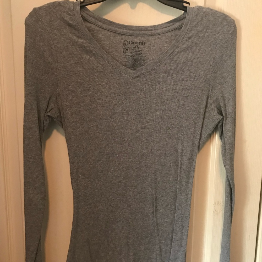 Gray long sleeve ribbed T-shirt